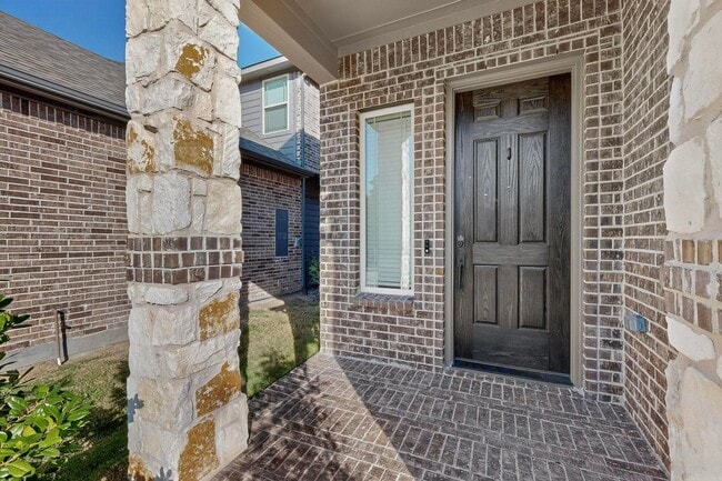 Photo - Modern Comfort Meets Classic Charm in This Windsor Beauty