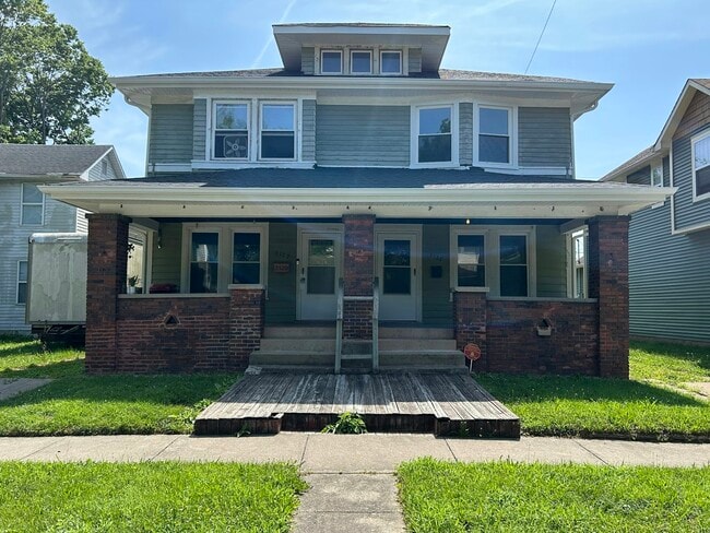 Building Photo - 3127 N Kenwood Ave Rental