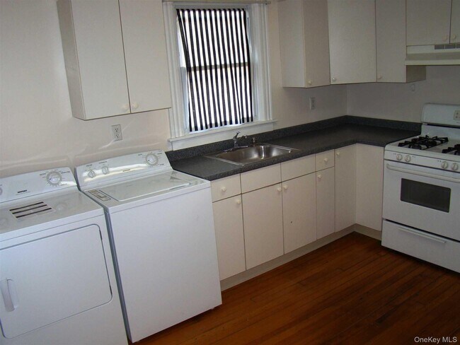 Photo - 10 Worrall Ave Unit 2