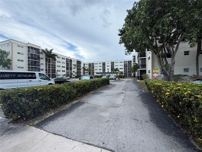 Building Photo - 220 SW 9th Ave Unit 219