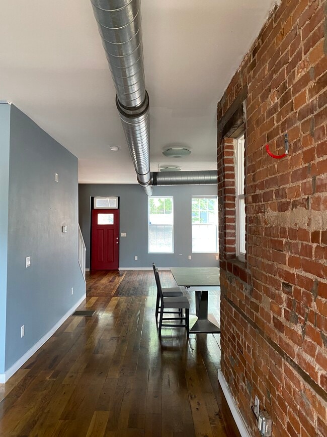 884 Oak St Unit A