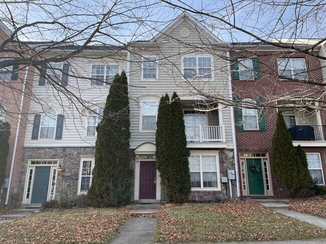 Photo - Stunning Light-Filled 3 Bed 2/2 Bath Townhome In Sought After Brambleton