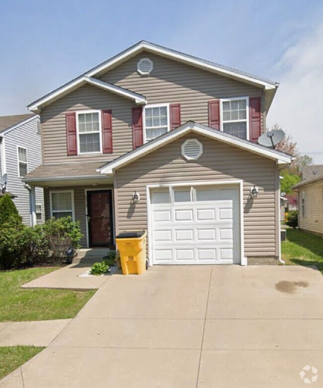 Building Photo - Adorable 3 Bedroom 2.5 Bath Home