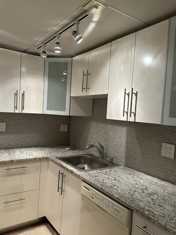 Photo - 50-56-56 Broadlawn Park Unit 202