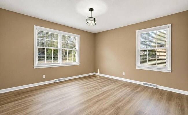 Photo - 129 Hillwood Dr