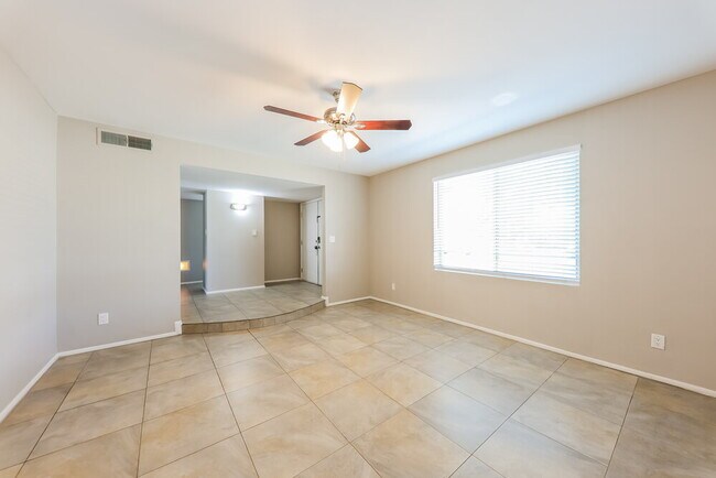 Photo - 14009 N 42nd Dr