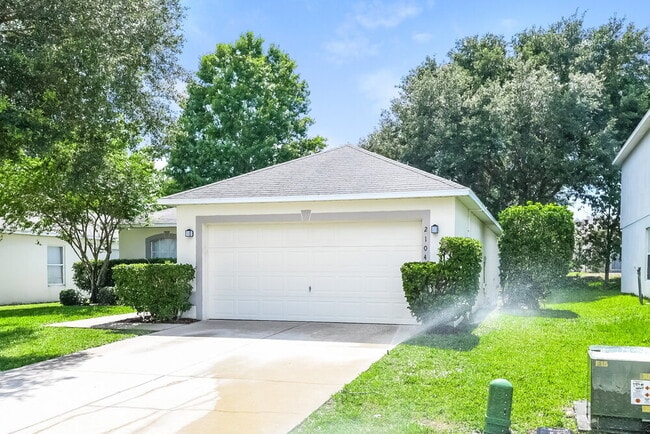 Photo - 2104 Aitkin Loop