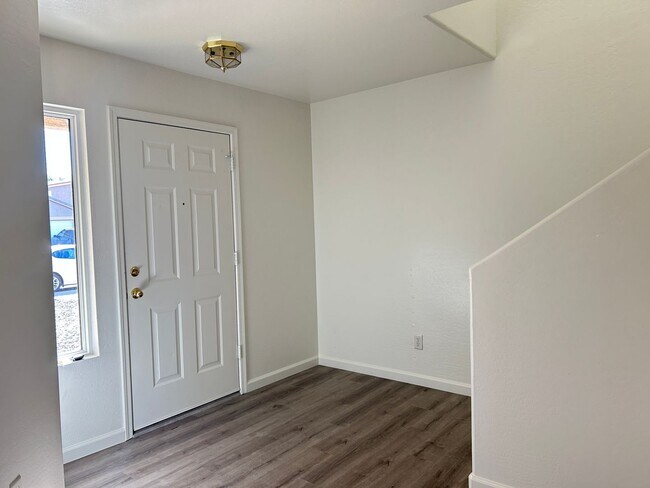 Photo - Stunning 4 Bedroom Remodel in Harbor Shores