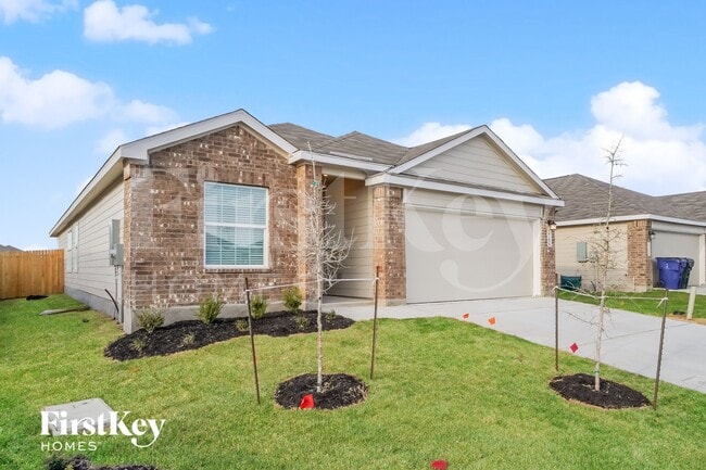 Photo - 2704 La Mundial St