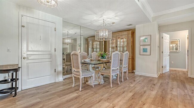 Photo - 750 N Tamiami Trl Unit 304
