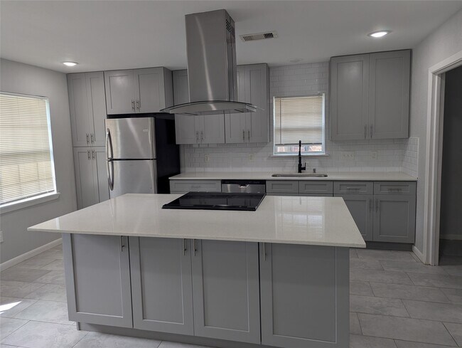 Photo - 5737 Alvarado Dr