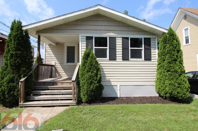 Building Photo - 813 Douglas St NW