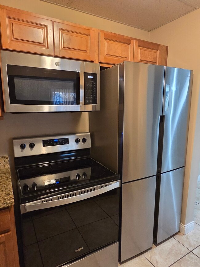 Building Photo - 38280 North Ln Unit K207