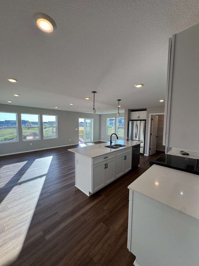 1428 Vantage Dr