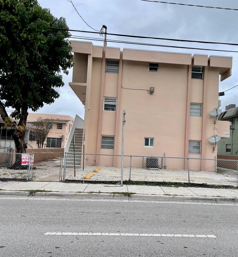 Photo - 1787 SW 7th St Unit 7