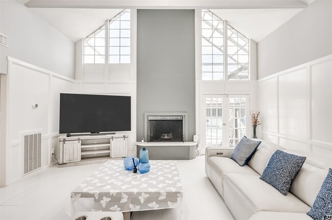 Building Photo - 611 Montclair Blvd