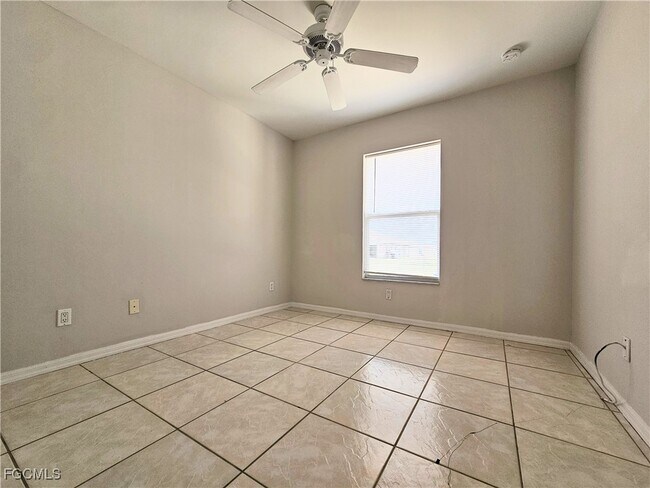 Photo - 124 Ivan Ave S