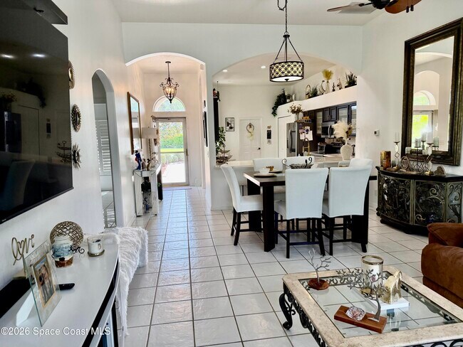 Photo - 2141 Chinaberry Cir SE