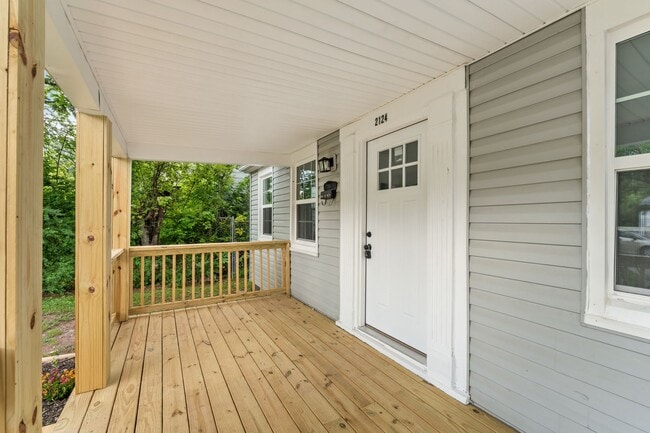 Photo - Freshly Renovated 2 Bed, 1 Bath – Prime Location Near Downtown Knoxville!