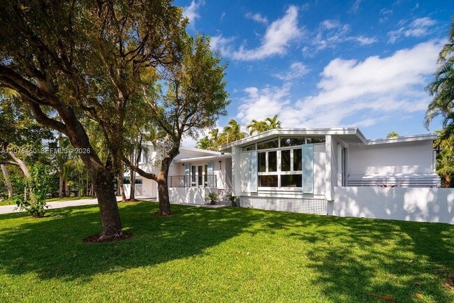 Photo - 669 S Mashta Dr