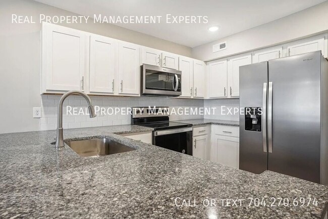 Building Photo - 7007 Star Oaks Ln Unit 103 Rental