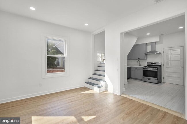 138 Maryland Park Dr