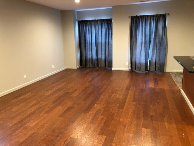 Photo - 1407 Poplar St