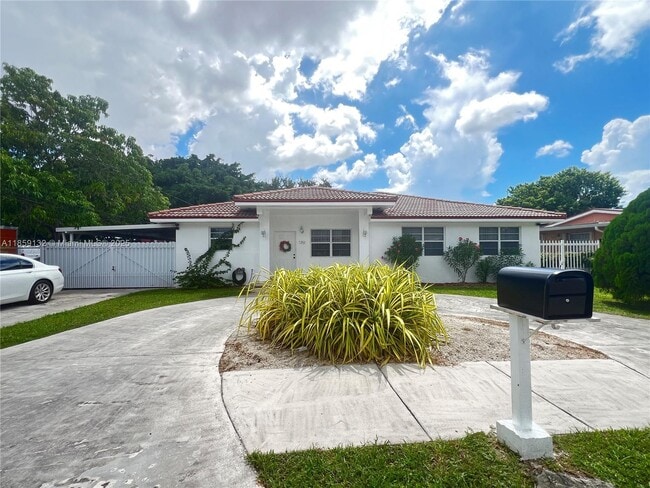 Building Photo - 1351 SW 70th Ave Rental
