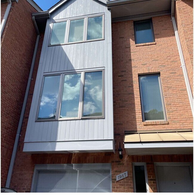 1987 N Adams St Townhome Townhome Rental in Arlington VA