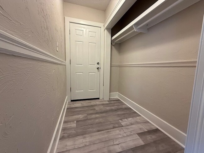 Photo - 1301 Main St Unit 2