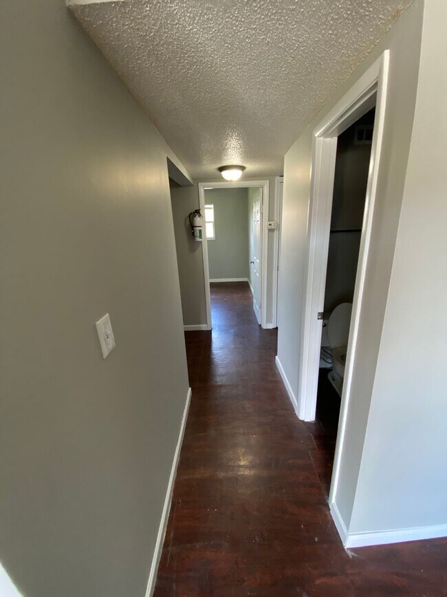 Photo - **Spacious 2 Bedroom | 1.5 Bath with Functional Layout** Unidad Apartment C