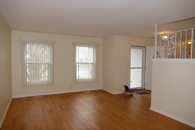 Photo - 711 N Lakeside Dr