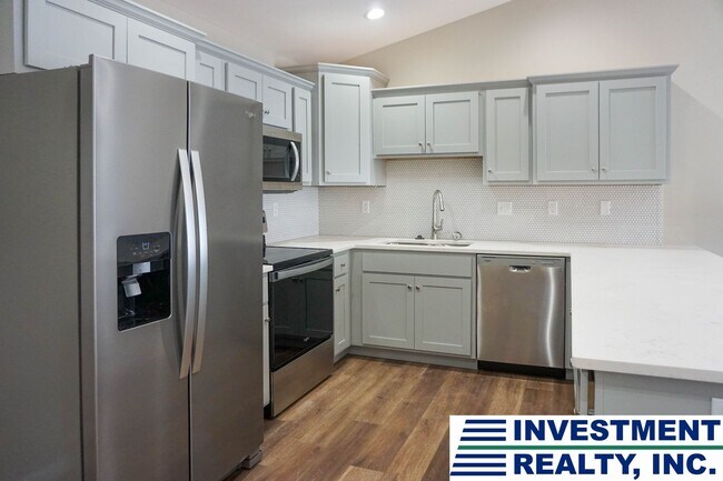 Photo - 3027-MF3-E5 Unit A