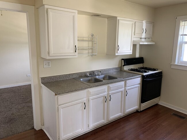 Photo - 334 Raymond St Unit 10