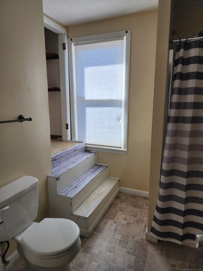 Photo - 136 Broad St