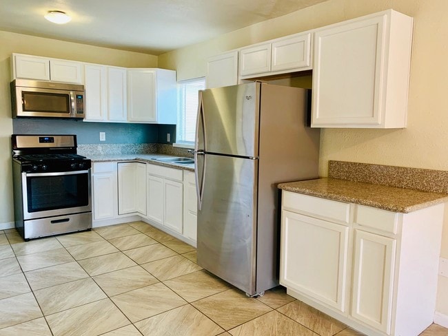 Photo - 408 Sycamore Way