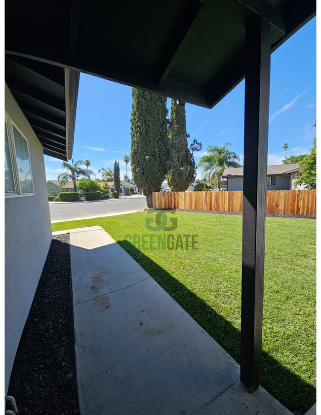 Photo - 901 Valente Way
