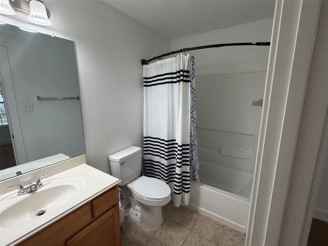 Building Photo - 809 Dragonfly Dr