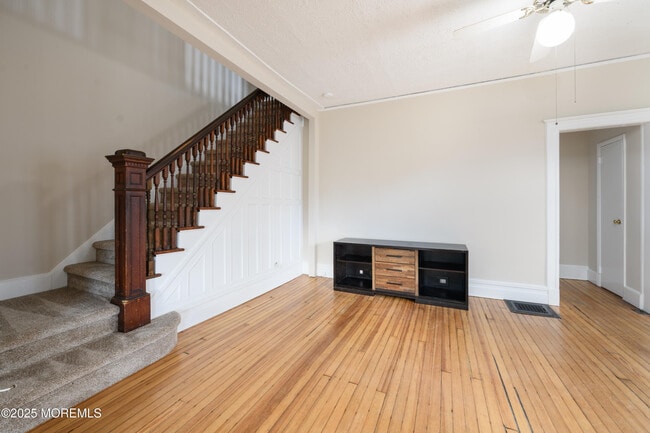 Photo - 64 Harding Rd