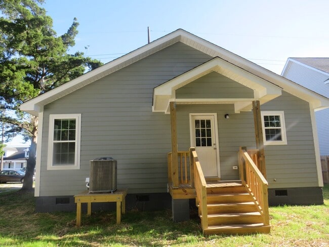 612 Cedar St