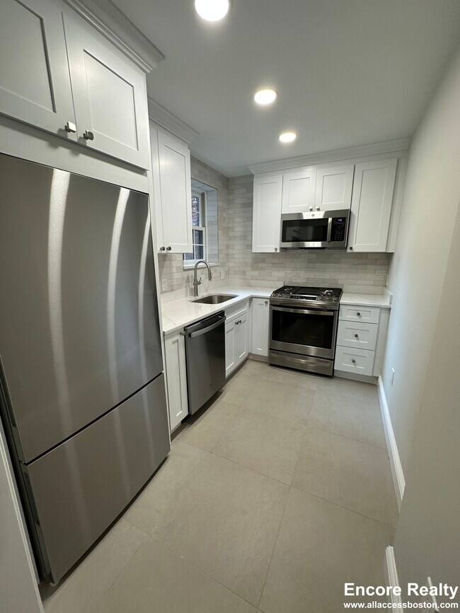 Building Photo - 35 Park St Unit 2