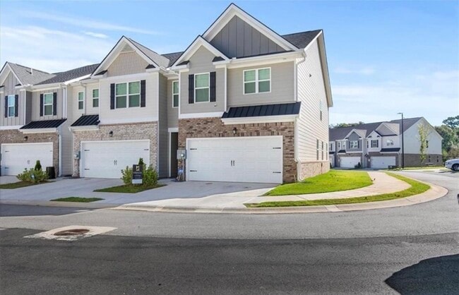 Photo - 179 Hampton Cir