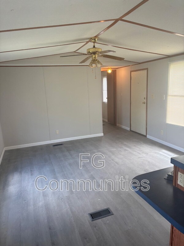 Photo - 1726 Suburban Dr