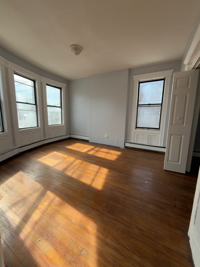 1697 JFK Blvd 2L - 1691 John F Kennedy Blvd Unit 2L