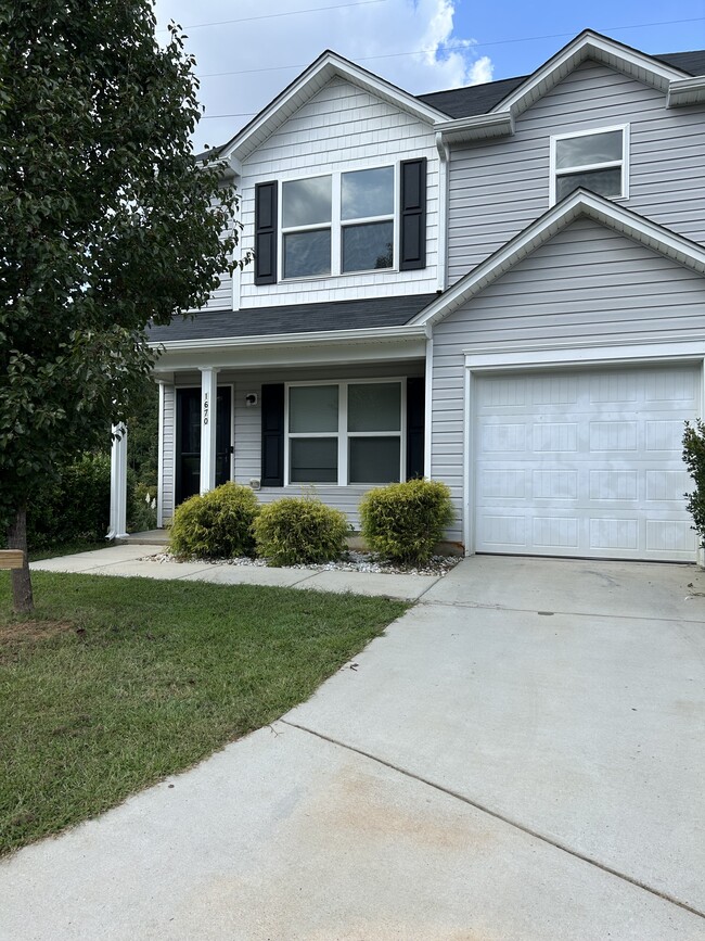 Building Photo - 1670 Sandersted Village Cir