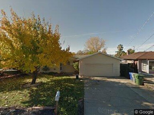 3 Bedroom Home in North Redding - 3 Bedroom Home in North Redding