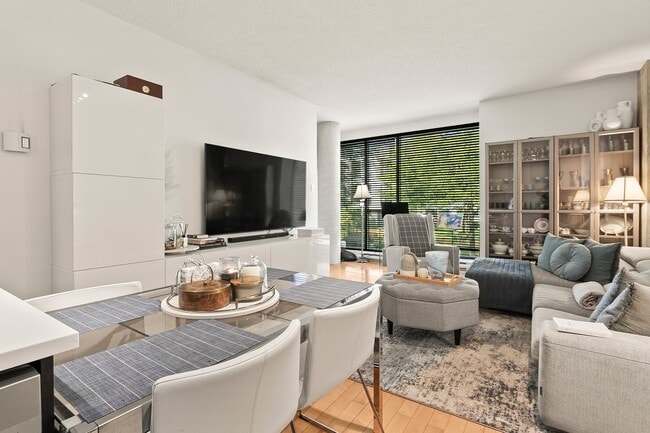 Building Photo - 230 Chem. du Golf Unit 201