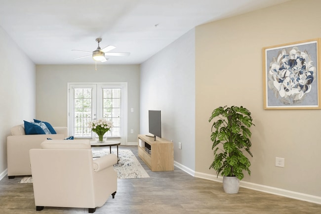 Photo - Henley at Mirror Lake