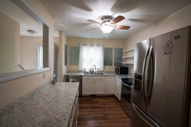 102 Weatherstone Dr