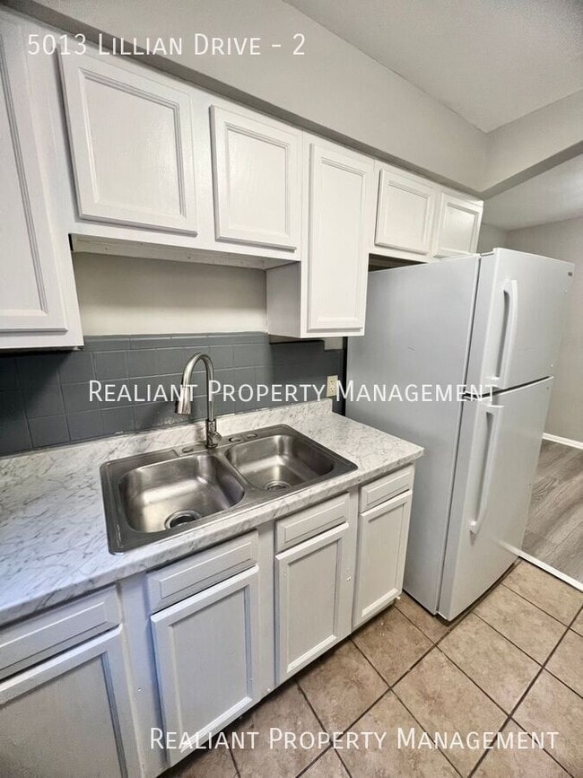 Photo - 5013 Lillian Dr Unit 2